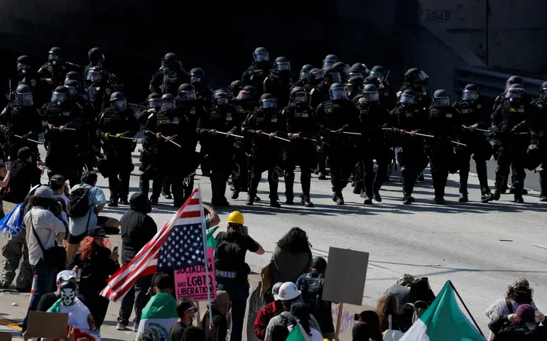 Fuzileiros ficarão 60 dias em Los Angeles, diz pentágono