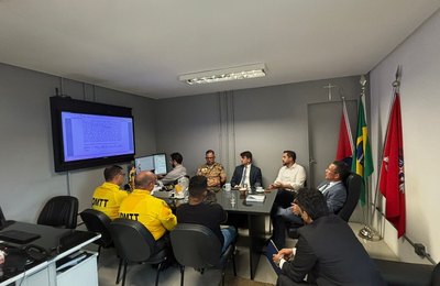 Ministério Público discute irregularidades na locação de motos aquáticas na orla de Maceió