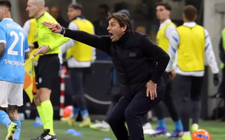 Antonio Conte é suspenso e desfalcará Napoli por 2 rodadas