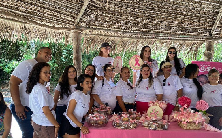 Outubro Rosa: USF do São Jorge leva usuárias a caminhada no Parque Municipal