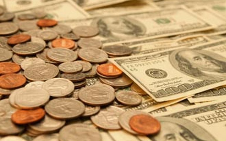 Entrada de dólares em fevereiro supera saída em US$ 2,192 bilhões