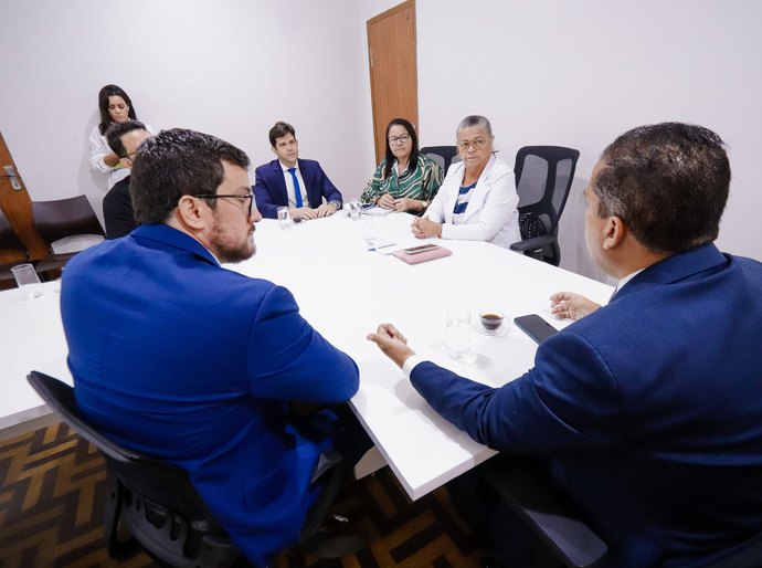 Prefeitura de Palmeira discute recredenciamento e regularização de imóveis públicos com Cartório de Registro