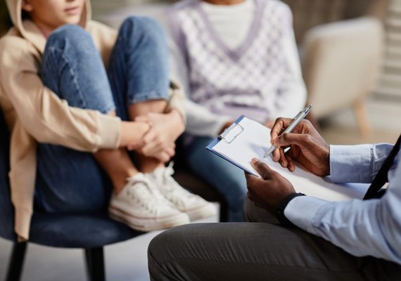 Tratamento obrigatório de depressão desde a infância é lei aprovada na Câmara de Maceió