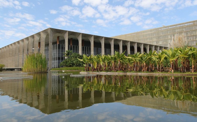 Diplomata dos EUA é chamado ao Itamaraty para esclarecimentos