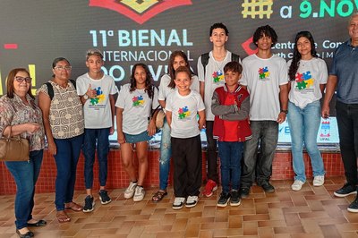 Crianças do Serviço de Convivência visitam a Bienal do Livro pela primeira vez