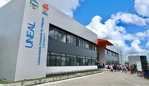 Uneal abre seleção com 51 vagas para professores externos em cadastro de reserva