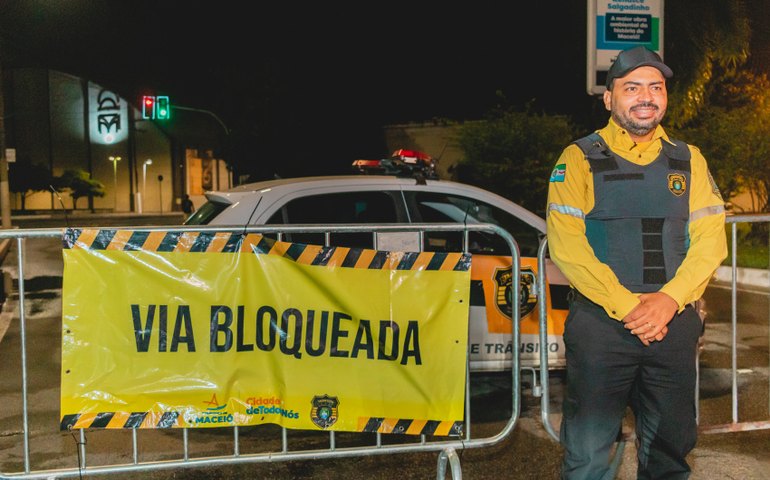 Bloco Maceió é Massa altera trânsito nas vias na orla de Maceió, neste domingo (1°)