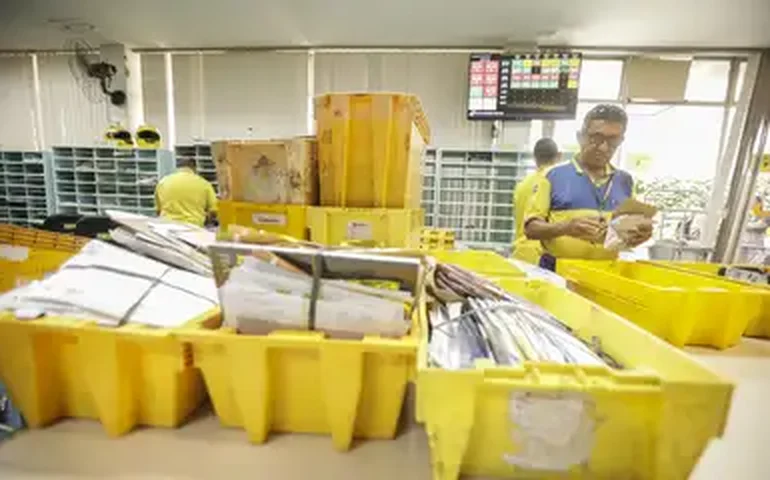 Envio de telegrama resiste ao tempo no Brasil