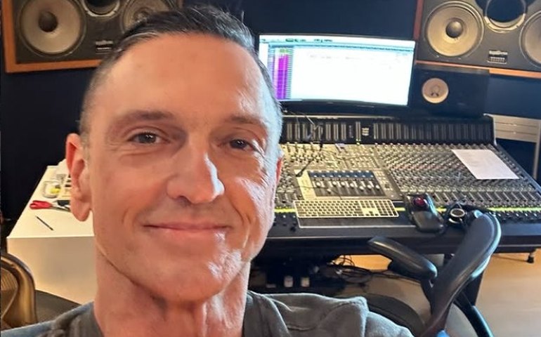 Nova versão de 'Evidências', por Paulo Miklos, lidera execuções em shows no Brasil em 2025