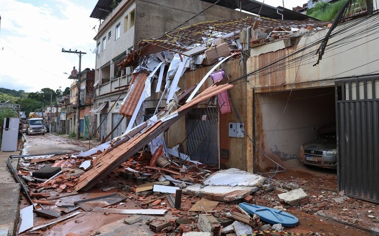 Moradores de cidades de MG atingidas pelas chuvas podem sacar FGTS