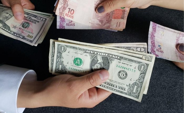 Dólar e Real, relação de altos e baixos