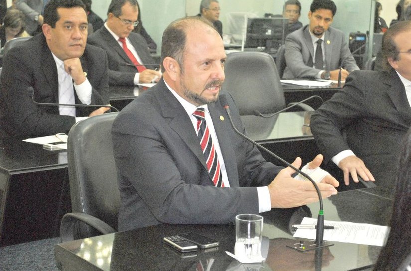 Albuquerque se reelege para o sétimo mandato na ALE e elege o filho, Nivaldo Albuquerque deputado federal