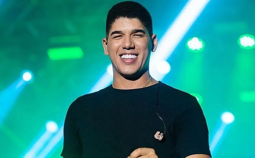 Avião com cantor Zé Vaqueiro sofre pane após decolagem e retorna a Fortaleza