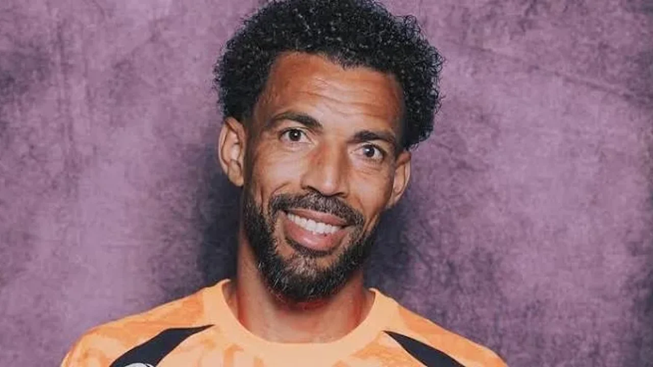 Goleiro Vozinha é anunciado pelo Colo-Colo após bom desempenho na Copa