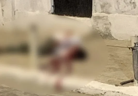 Homem é executado com 11 tiros em via pública no bairro de Fernão Velho, em Maceió