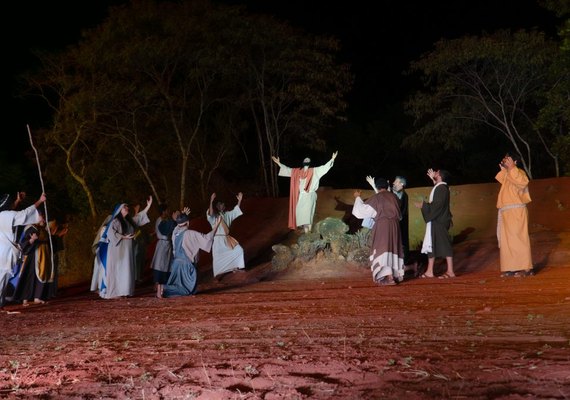 Com valorização dos artistas locais, Paixão de Cristo reúne fé e inovação em espetáculo com transmissão ao vivo
