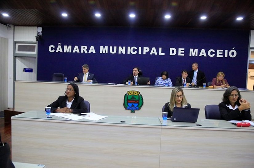 Violência e dignidade humana do idoso e proteção e defesa do consumidor serão debatidos na Câmara