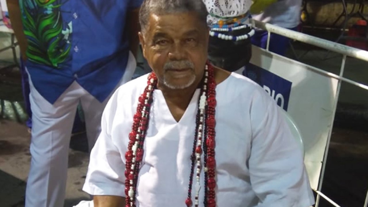 Morre o diretor de carnaval Laíla, vítima de covid-19