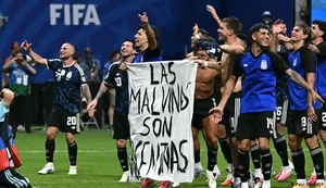 Casos envolvem faixa sobre as Malvinas na semifinal e agressões após a final do Mundial