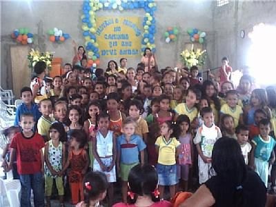 Crianças lotaram o templo em Jaramataia