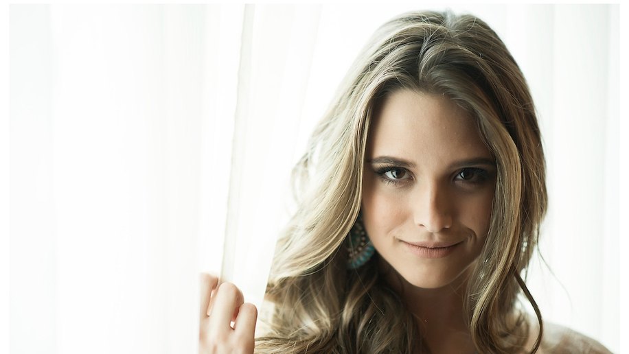 Juliana Paiva é confirmada em À Flor da Pele