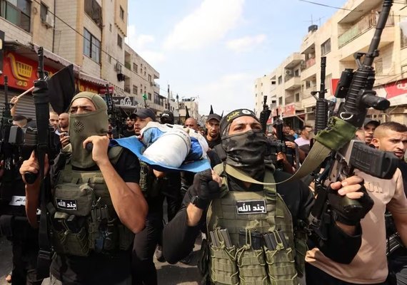 Israel ataca 'alvos terroristas' do Hezbollah no Líbano e cresce temor de que conflito com Hamas se alastre