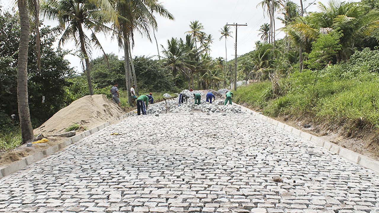Prefeitura de Jequiá da Praia inicia segunda etapa de pavimentação na Região Lagunar