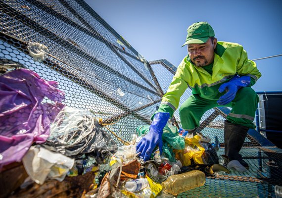 Ecoboats retiraram mais de 120 toneladas de entulhos da lagoa e das praias da capital