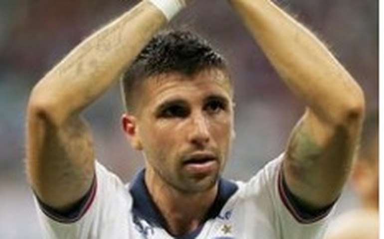 Ceará confirma acidente de trânsito envolvendo carro de meia e um ônibus; ninguém se feriu