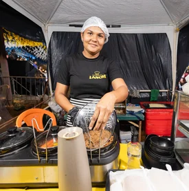 Ambulantes celebram renda garantida com festivais de Coco e Quadrilhas em Jaraguá