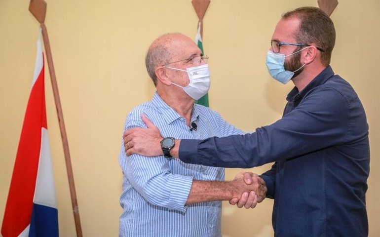 Prefeito Ronaldo Lopes empossa novo Secretário de Saúde de Penedo