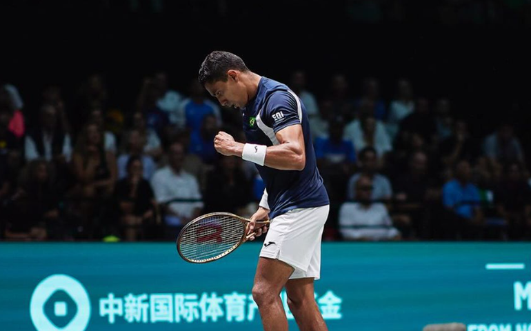 Monteiro desperdiça match point e perde na estreia em Antuérpia, e Wild fura qualifying