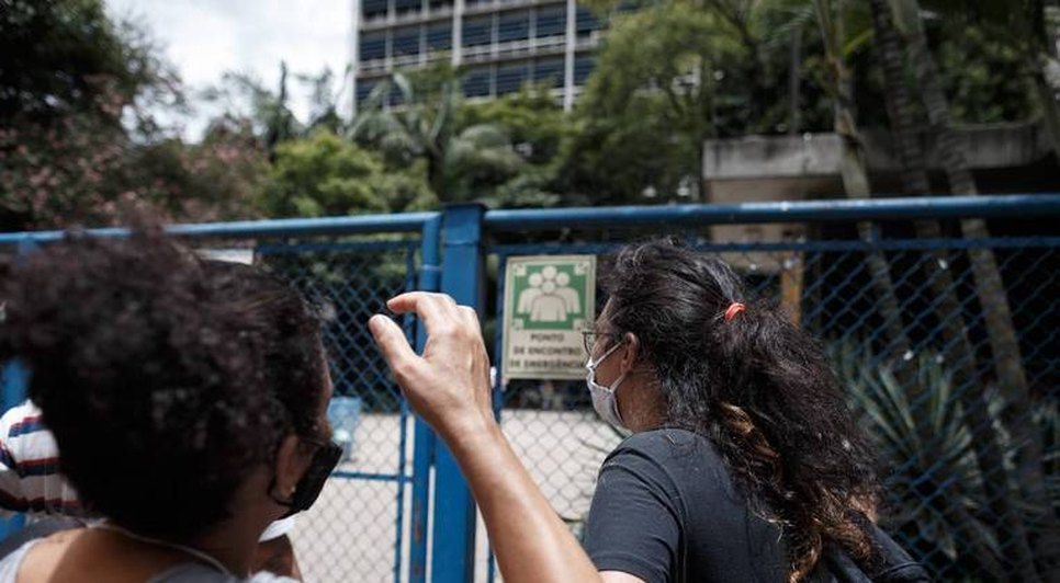 enem-portao-fechado-no-primeiro-dia-de-prova-do-enem-17012021165425662.jpeg