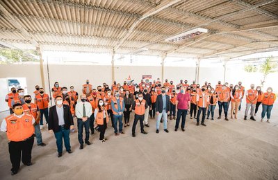 Prefeito JHC inaugura central de atendimento a moradores de bairros afetados por mineradora