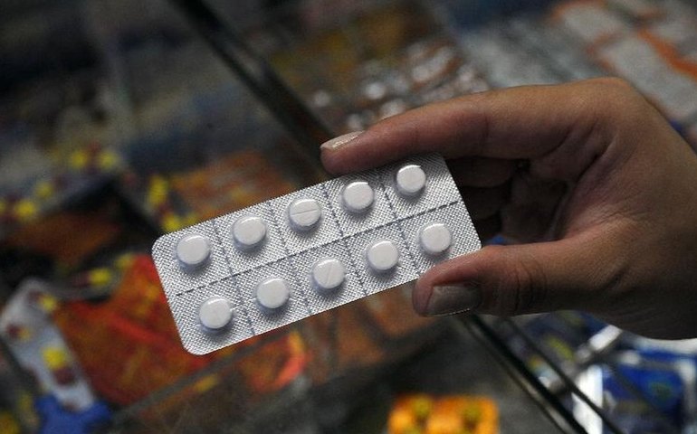Possível reação do Brasil a tarifaço pode afetar preços de remédios