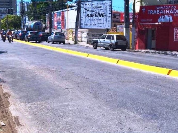 Sinalização recém-implantada é alvo de vandalismo em pontos de Maceió