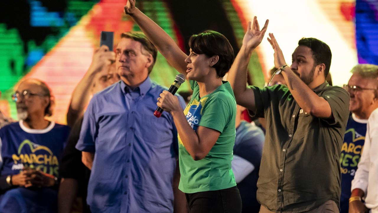 Michelle e Eduardo Bolsonaro desejavam golpe de Estado, diz delação de Mauro Cid