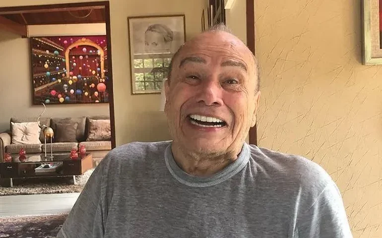 Stênio Garcia é diagnosticado com covid-19 pela 3ª vez e mulher faz desabafo
