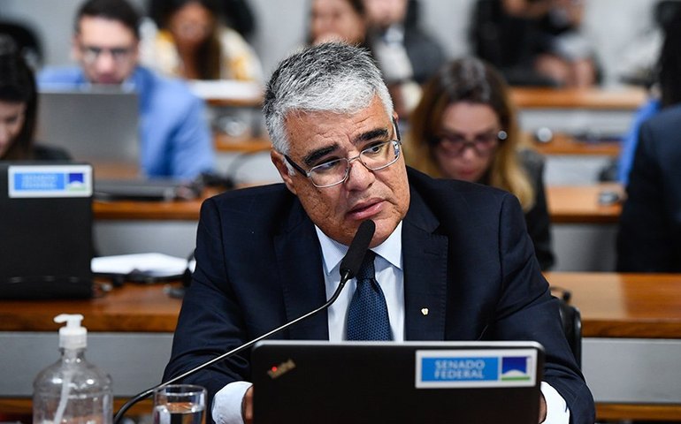 Girão compara operações policiais no Rio e no Ceará e acusa governo Lula de adotar 'narrativa ideológica'