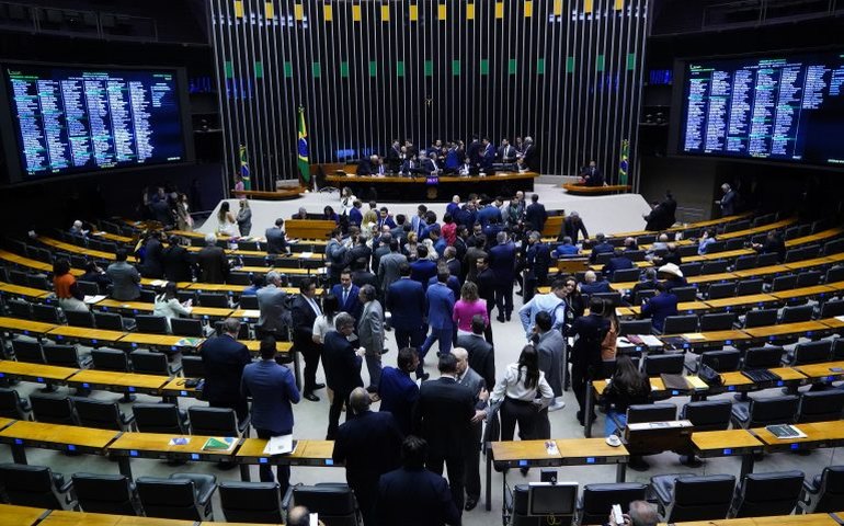 Deputados analisam projeto do marco temporal das terras indígenas; acompanhe