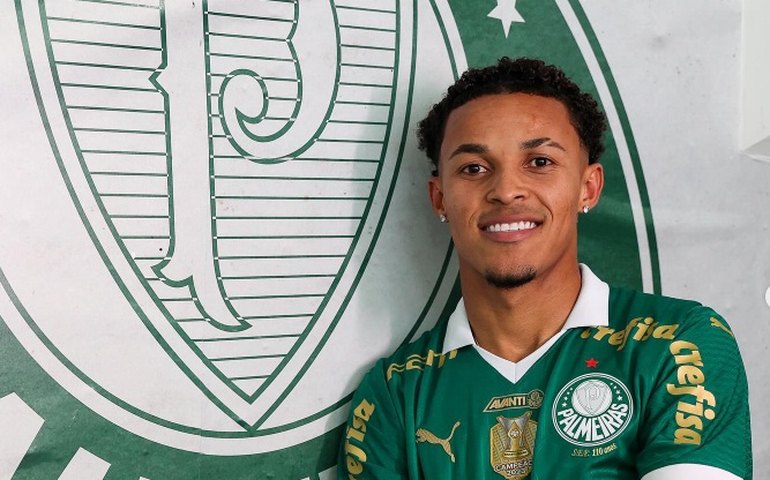 Lázaro comemora aniversário e já se vê mais 'à vontade' no Palmeiras