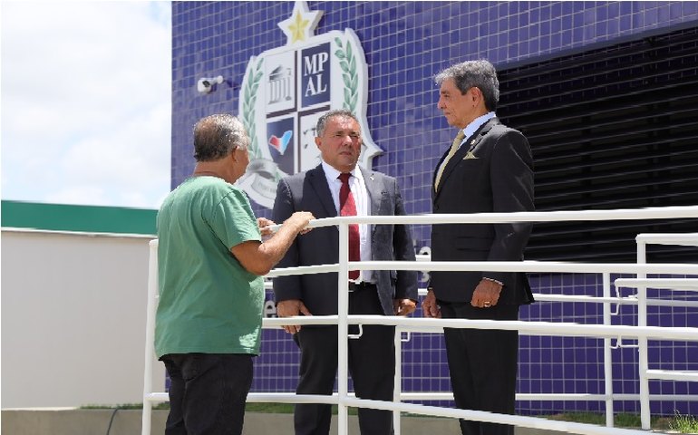 PGJ Márcio Roberto visita futuras instalações do MPAL de Penedo; nova sede será inaugurada na próxima semana