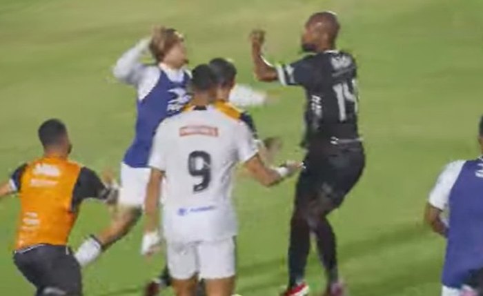 Árbitro expulsou quatro atletas durante a confusão, sendo três da equipe alagoana