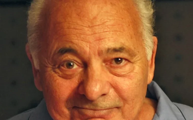 Burt Young, ator nomeado ao Oscar por 'Rocky', morre aos 83 anos