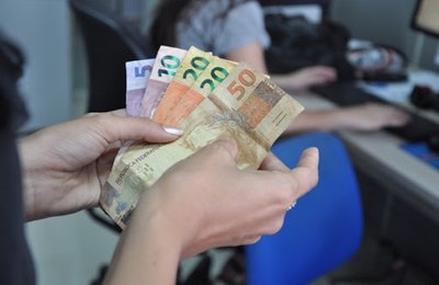 Governo do Estado libera primeira faixa salarial nesta sexta-feira 