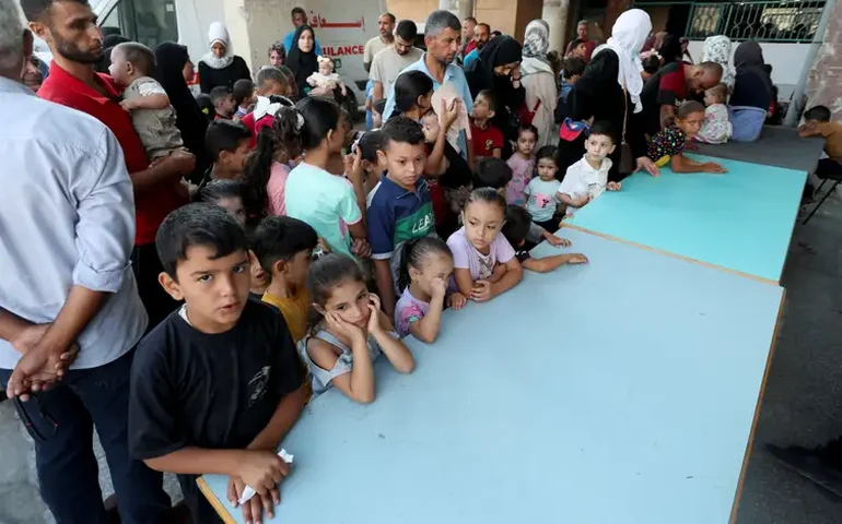 Combates em Gaza são parcialmente interrompidos para início da vacinação contra poliomielite