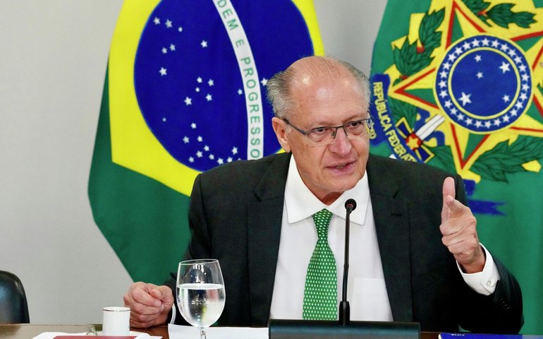 'A gente não quer só exportar commodity, quer agregar valor', diz Alckmin sobre terras raras