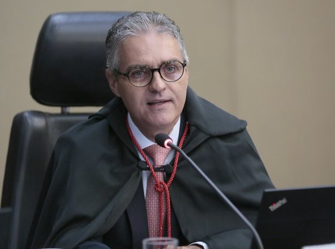 Justiça Eleitoral determina retirada de postagem com IA e reforça limites para conteúdo manipulado