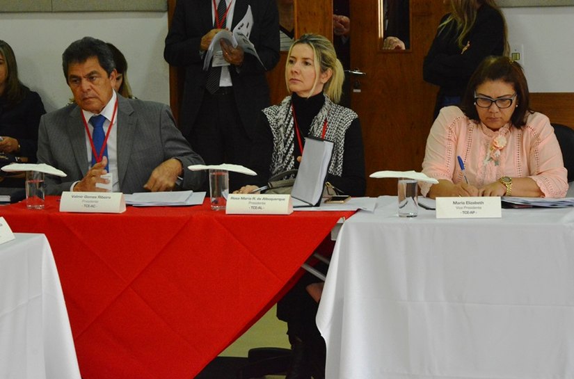 Rosa Albuquerque assina declaração de apoio a mudança nas regras de composição dos TCEs