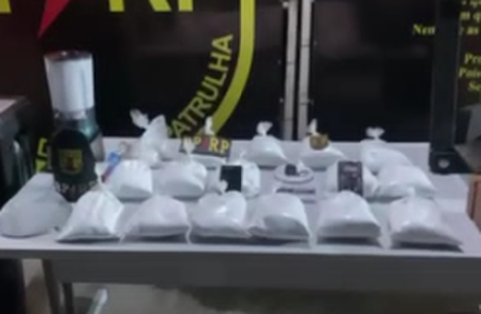 Abordagem termina com três homens presos e 15 kg de drogas apreendidos na Grande Aracaju